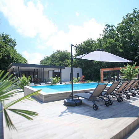 Mohacsi Wellness Vendeghaz Es Lovasklub Hotel Ngoại thất bức ảnh