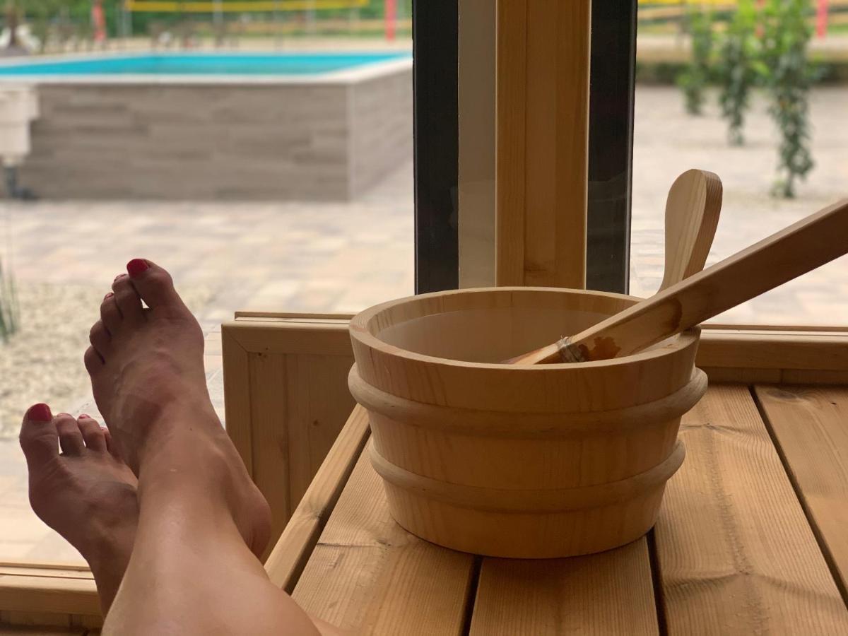 Mohacsi Wellness Vendeghaz Es Lovasklub Hotel Ngoại thất bức ảnh
